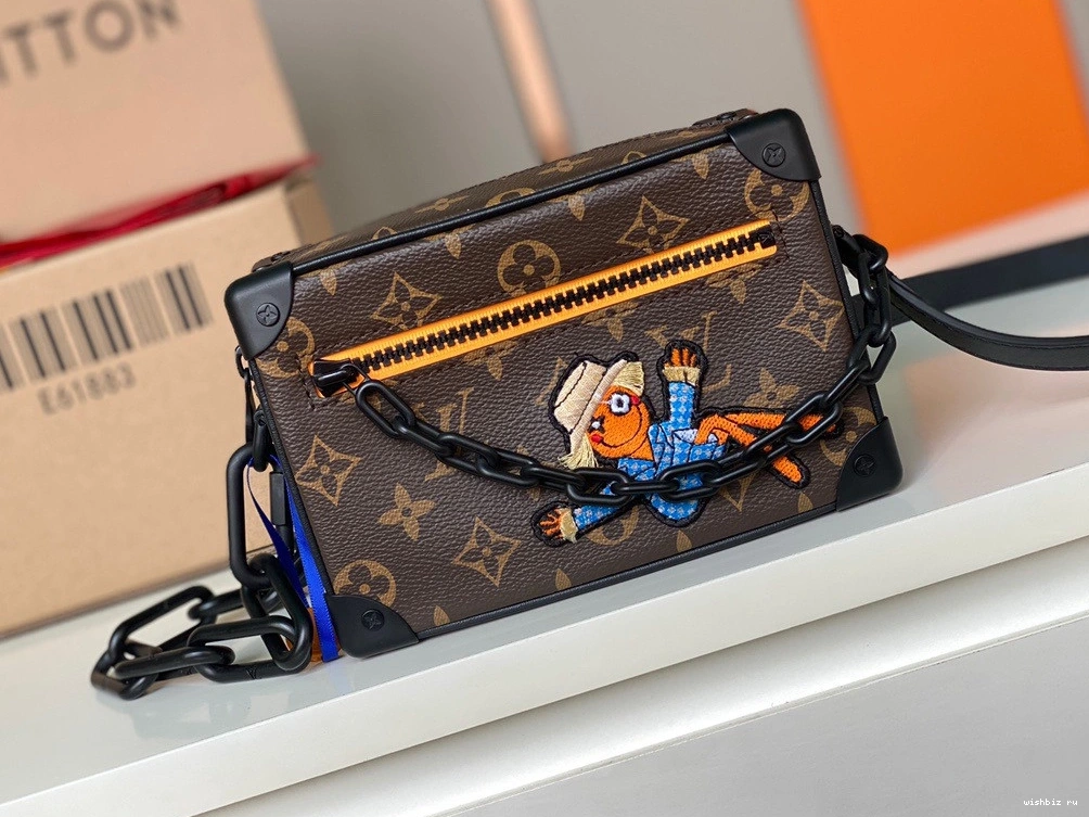 WIS SOFT LOUIS VUITTON TRUNK 0823